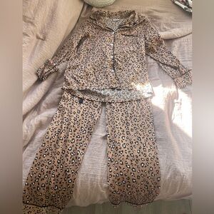 Silky Leopard Print Women’s Pajama Set